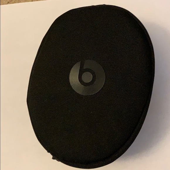 Beats Solo 3 Headphones - Picture 3 of 3